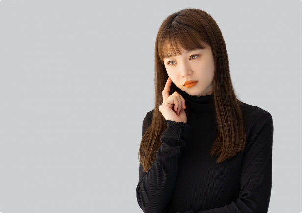 不安そうな女性